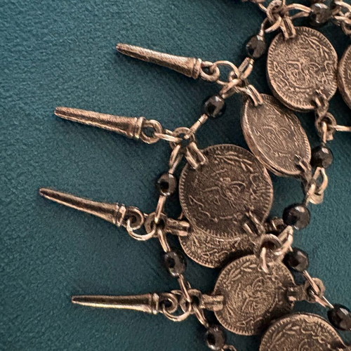Vintage women's choker necklace with coins used, silver color