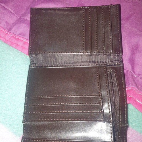 Wallet like new with 18 card slots and coin pocket