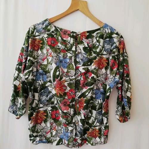 Floral blouse like new, size M