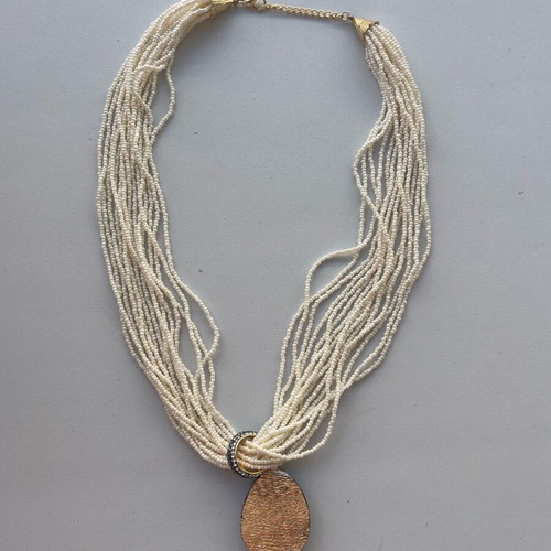 Necklace like new, white and gold