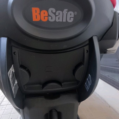 Be Safe izi Comfort Car Seat used with Isofix