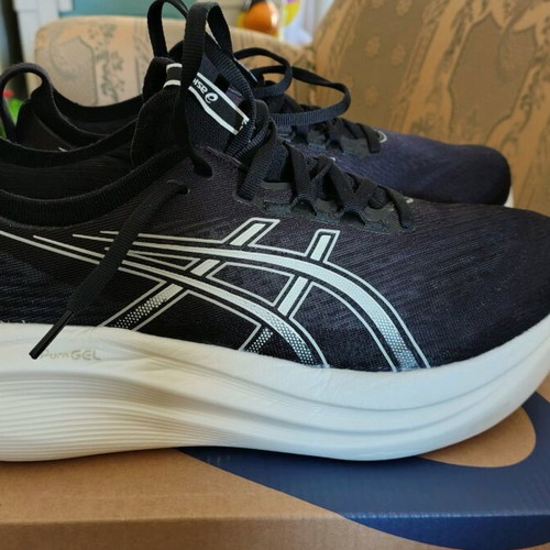 Asics Running 27 Extra Wide like new, size 43.5, black and grey
