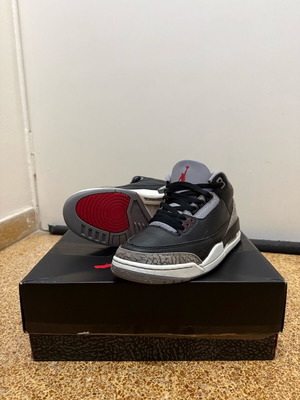 Jordan Retro 3 Black Cement used athletic shoes size 40.5