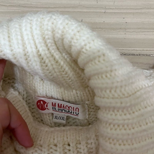Zara white knitted warm pullover new size M