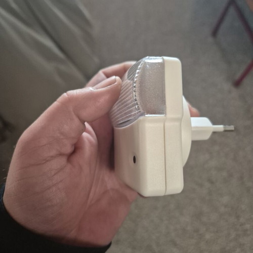 Paget LED Night Light with Sensor, Like New, Warm Light