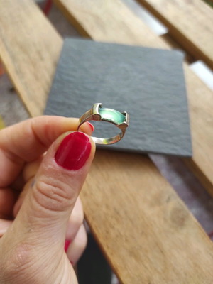 Silver ring with aventurine stone like new