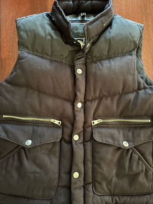 Zara sleeveless vest like new, black, size medium
