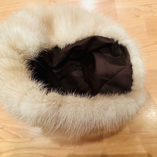 Mink fur hat like new, white broken