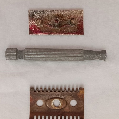 Collectible Open Comb Safety Razor used, brass head, 1940s–50s