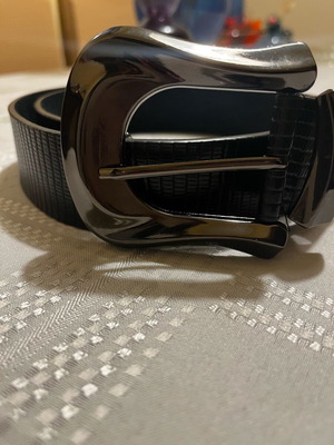 Black belt 100 cm with Boxnow new, shiny buckle