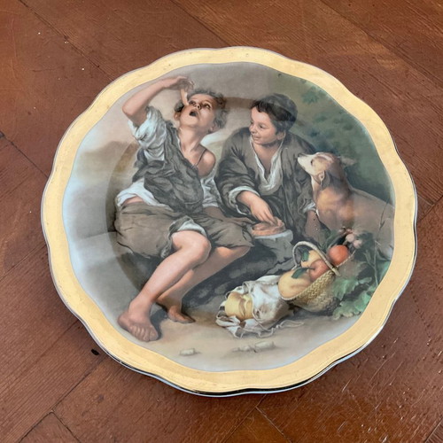 Collectible plate Murillo the beggar boys with minor scratches on gold