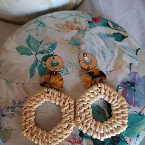 Faux summer earrings like new