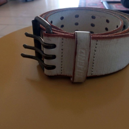 Blend white leather belt used, size 100