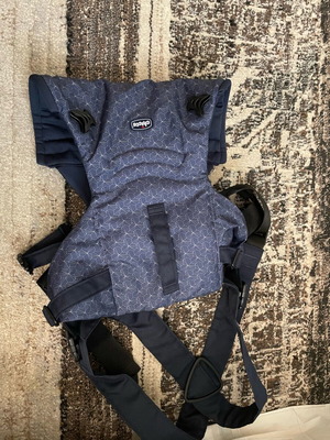 Chicco Easyfit Baby Carrier new with ergonomic seat
