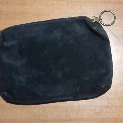 Velvet black handbag used with zipper and metal ring