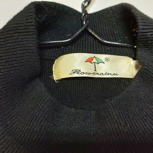 Winter sweater medium / large like new, black and gray
