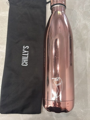 Chilly’s Bottle rose gold used with protective case