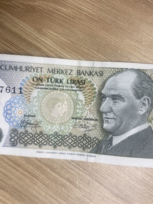 Collectible 10 Turkish Lira banknote used, 1970s 1980s