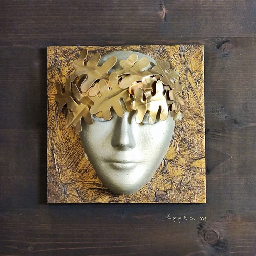 Handmade wall art "Ερρέα.m" mask with gold oak wreath, like new