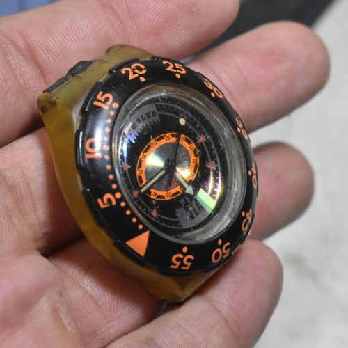Vintage Swatch Scuba Jellyfish watch used for parts or repair