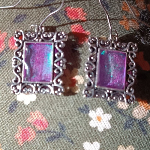 Earrings handmade from scratch with iridescent purple-turquoise cadrakia, silver hooks