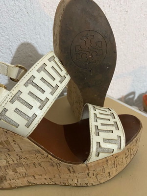 Πλατφόρμες Tory Burch σε πολύ καλή κατάσταση, άσπρες, μέγεθος 39