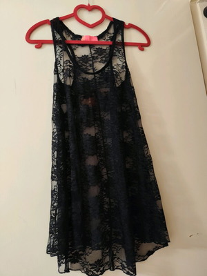 Lynne lace black top like new, size S