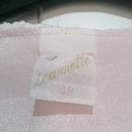 Jeannette lingerie satin robe pink like new, size M/L