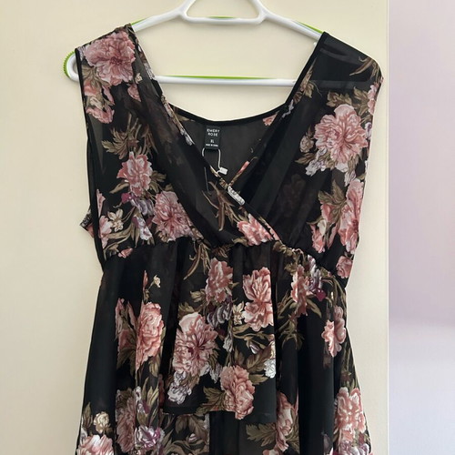 Blouse with flowers new, size XL, black