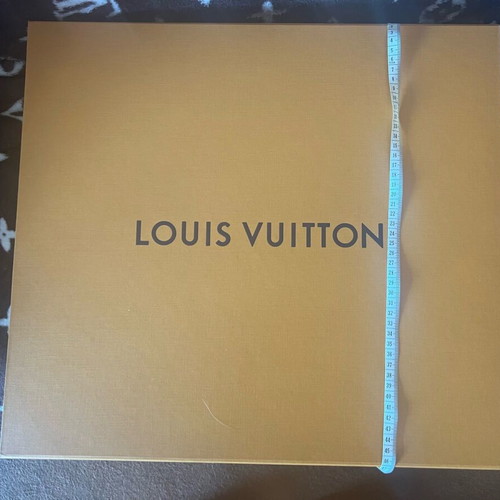 Louis Vuitton neverfull gm magnetic box like new, very large size