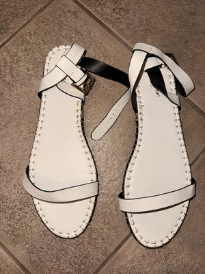 Sandals size 40, like new, white