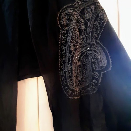 Viscose scarf with embroidered sequins used, black and grey