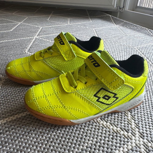 Lotto kids' football shoes used, size 26, yellow
