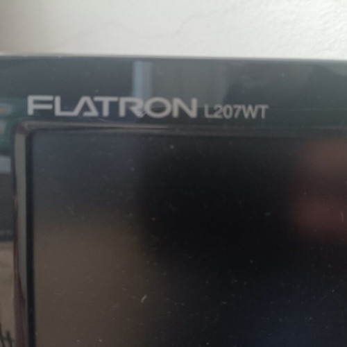 LG Flatron L207WT computer monitor used