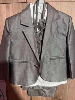 Baby suit like new, 12 months