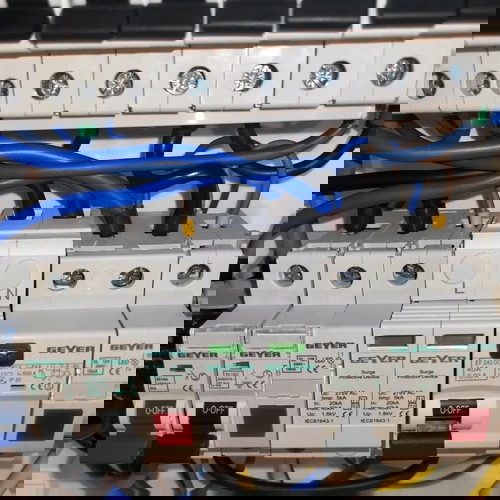 Ηλεκτρολογικός πίνακας καινούργιος μονοφασικός με σύστημα πυρόσβεσης