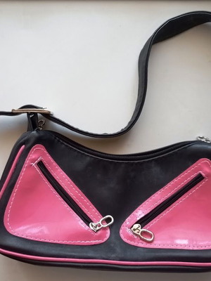 Vintage black and pink shoulder bag like new with zipper details