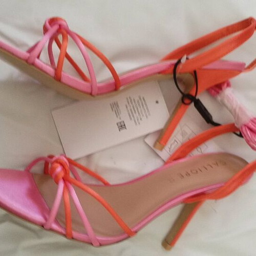 Women's summer sandals like new, red shoes size 38