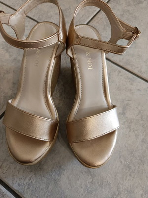 Voi Noi πλατφόρμες χρυσές καινούργιες, νούμερο 38