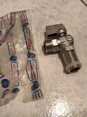 Γωνιακός διακόπτης μακρύς 1/2″-1/2″ Brass Form καινούργιο