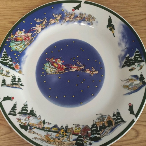 Christmas platter like new, porcelain