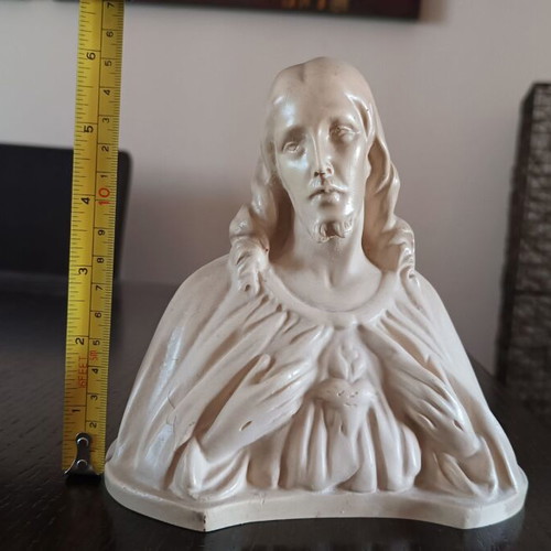 Christ statue used in very good condition