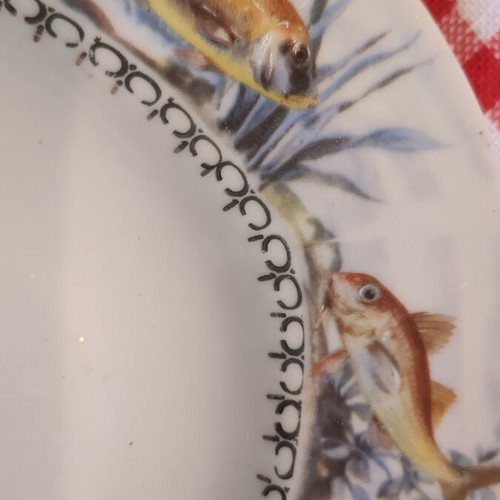 Porcelain fish-themed serving platter set like new, 1 large and 6 small oval plates
