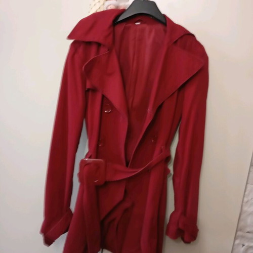 Women's trench coat like new, velvet texture, burgundy color