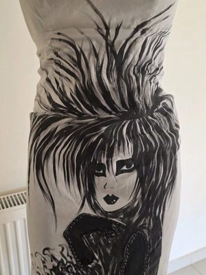 Midi strapless dress with black and white design like new, size M