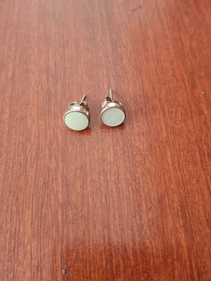 Earrings like new