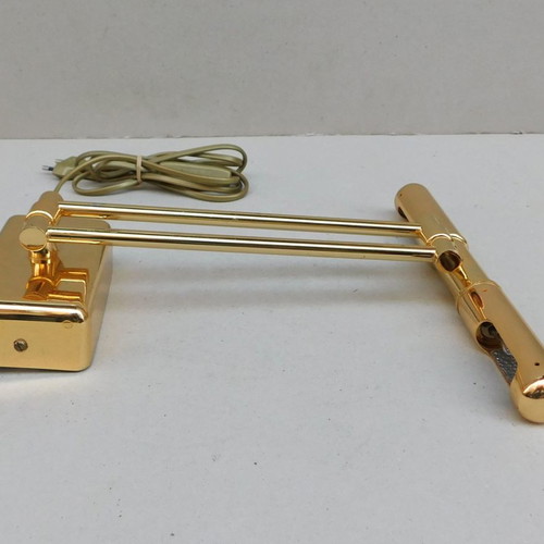 Two-light brass applique with joints for picture lighting
