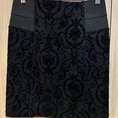 Gothic mini skirt like new, velvet embossed patterns, black
