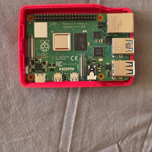 Raspberry Pi 4 Desktop Kit Barebone Cortex-BCM2711 8GB DDR4 Official