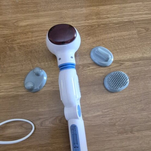 Massage device like new with 4 attachments and 3 functions